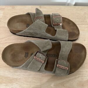 Birkenstock Arizona soft footbed in Suede leather, size US 4-4.5, color Taupe.